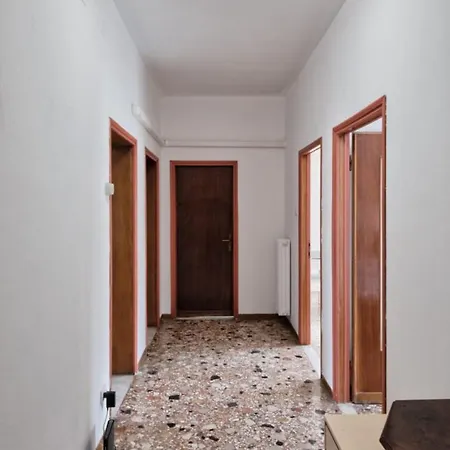 Apartment Cozy In With Free Parking