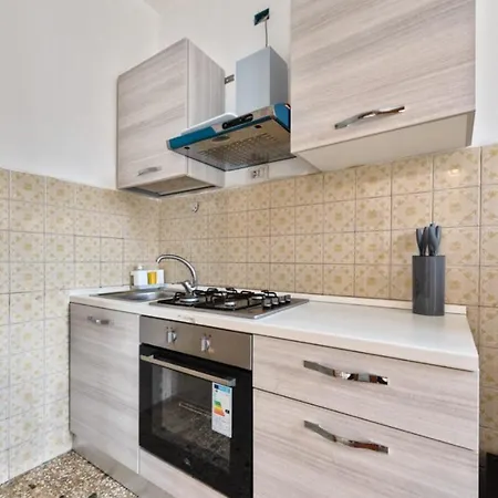 Cozy In With Free Parking Apartment *